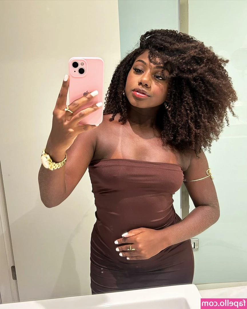 Rayane Santos [ rayane-santos ] - Live on Camsoda!