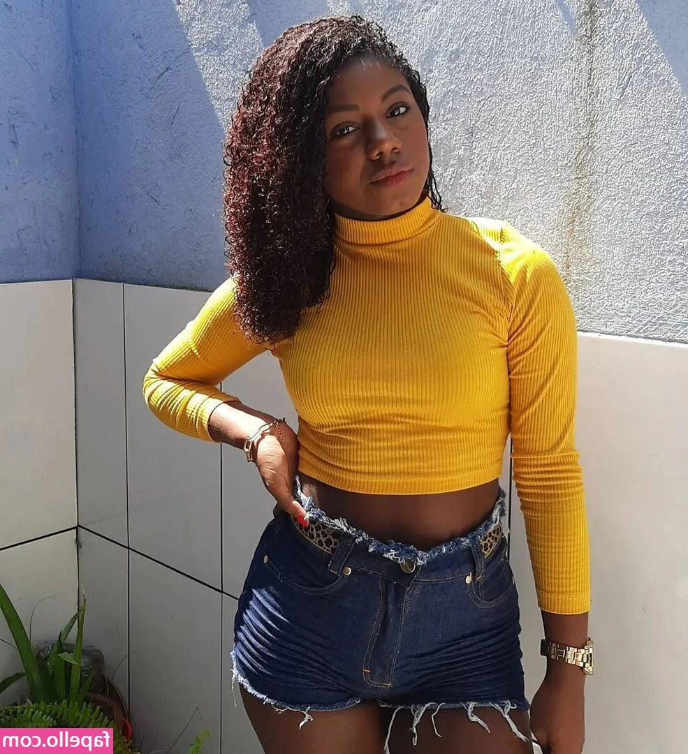 Rayane Santos [ rayane-santos ] - Want me to do more slutty content with @keshaguzman daddy ??🍆🤤