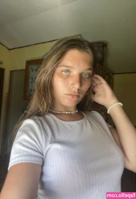 Lauren_Renzo0 [ lauren-renzo0 ] - Do you like the idea of me having your big cock in my mouth? 😆 my