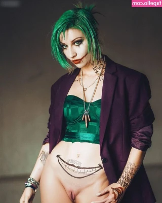 bgkatja - Showing off what's under my outfit