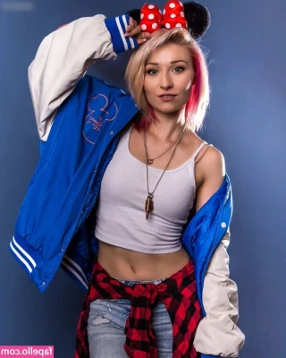bgkatja - Cual te comerías primero? 😏👅🍜