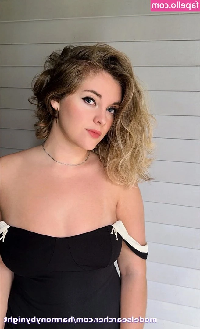 HarmonyByNight - Whos going to leave a nice video under our onlyfans tree