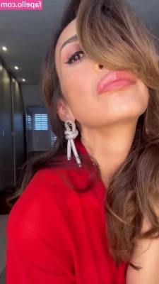 Myleene Klass [ myleene-klass ] - After spending a week in the mountains with no cell or internet I m