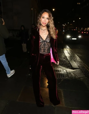 Myleene Klass [ myleene-klass ] - Happy photo set Friday to everyone who enjoys seeing my REAL body and