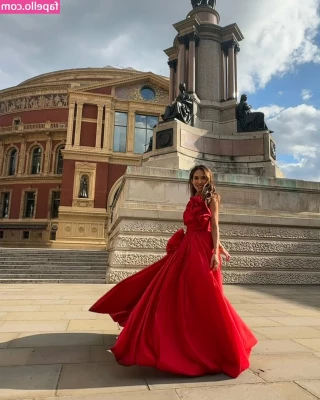 Myleene Klass [ myleene-klass ] - who would like the full 5 minute version of this video   Tip to