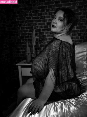 Lina Melina Sparks [ lina-melina-sparks ] - Would wants to explore the body