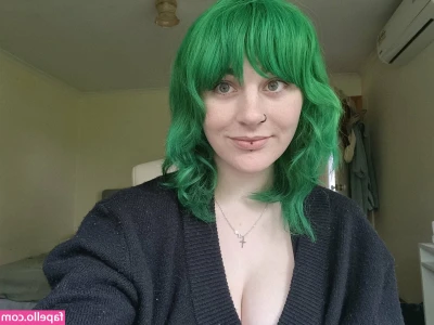 thereisnobeth - I'd rather have your cock anyday over sweeties 😈😝