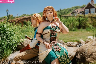 Valkydesigns - A few photos from a set shot by Through A Glass Photo on the Oregon