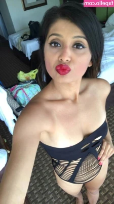 extraperky - Playing with my soft shaved pussy