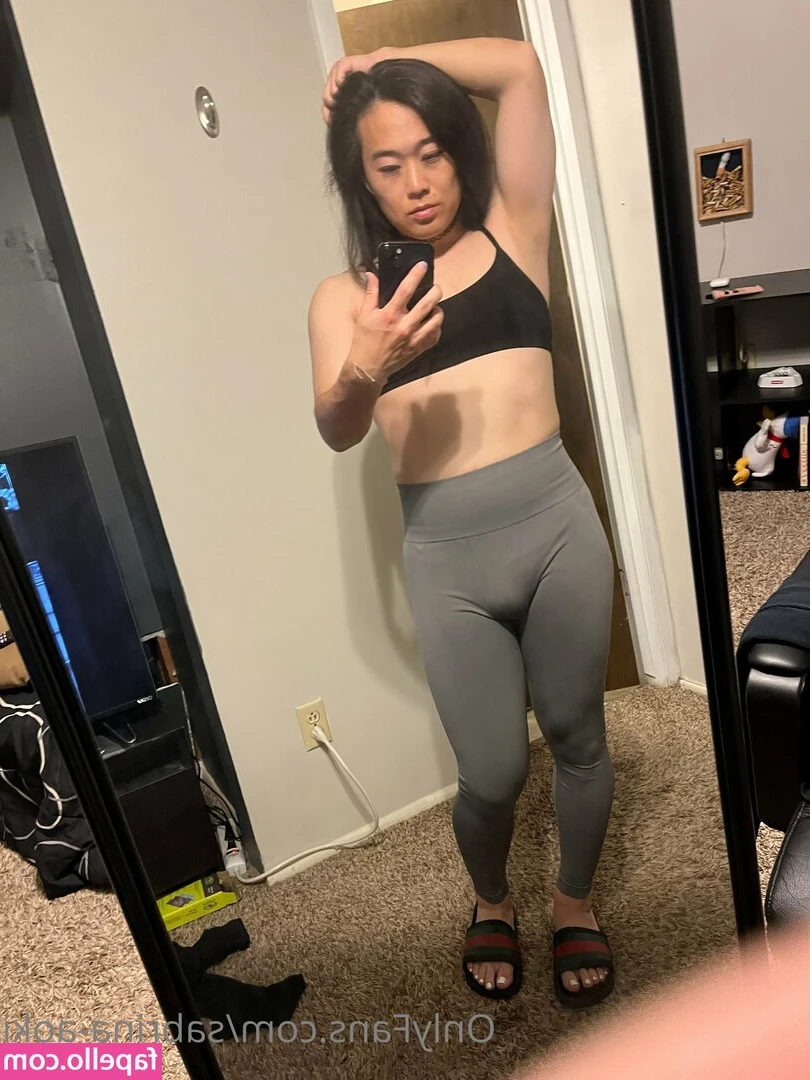 sabrina-aoki - Feeling naughty! Soft feet, soft hands, soft boobies lol! Which ya