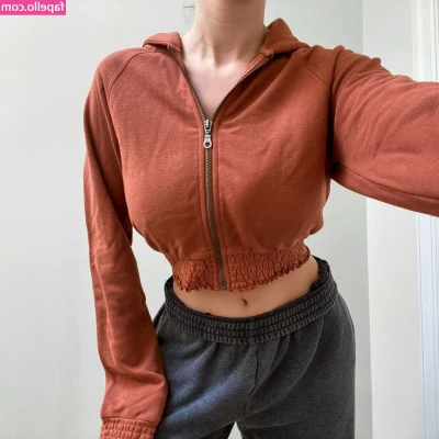 Sara Farrelll [ sara-farrelll ] - Would you guys be interested in me putting together a big photo dump