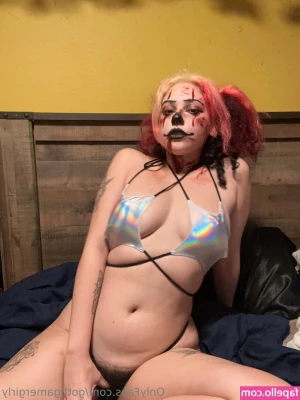 gothgamergirly - Can I sit on your face? 🥵