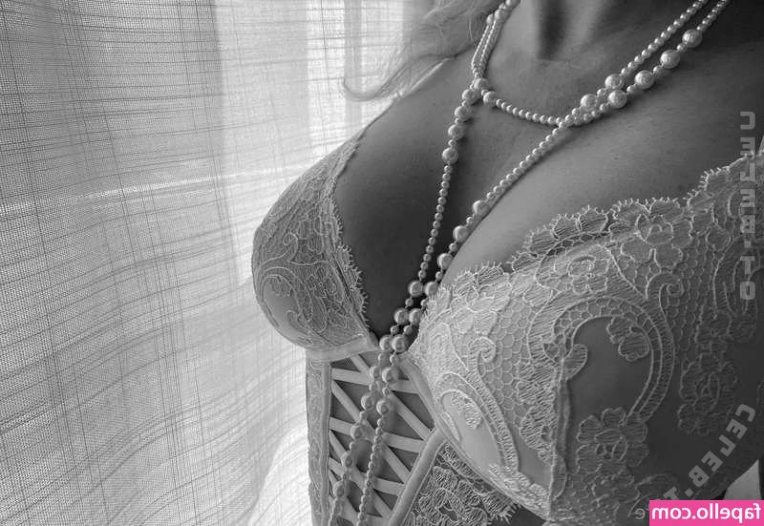 FionaFire - Neon fishnet nips out