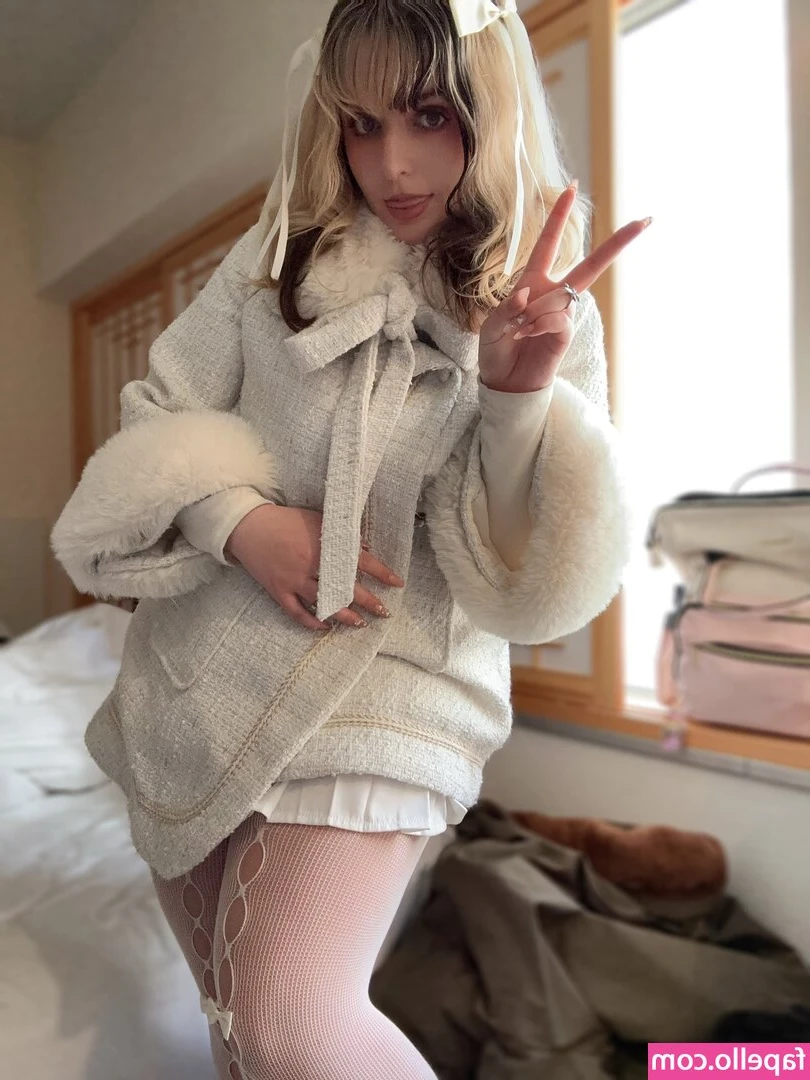 Aretteepls - Nym [ aretteepls-nym ] - Playing with my machine in my kitty in my favorite dress