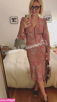Vivienne Cole [ vivienne-cole ] - Ass pic of me during my kitchen jerk off sequence  Videos to follow