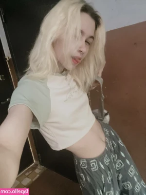 Russian-speaking streamers [ russian-speaking-streamers ] - Throwback bikini pictures because I'm going to Xbiz Miami! This is an