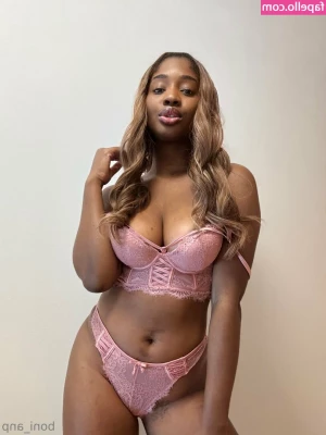 Boni_anp [ boni-anp ] - Big ass little waist 😉