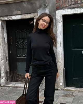 _leratyan [ leratyan ] - Oh and did I mention it s got a handy zip for that easy access