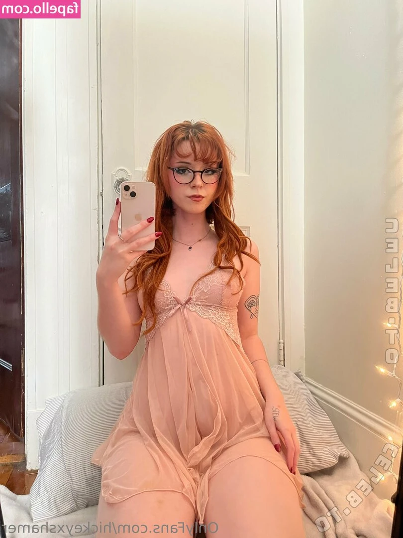 Hickey shamer [ hickey-shamer ] - Watch me ass fuck my window 👀 wait what??