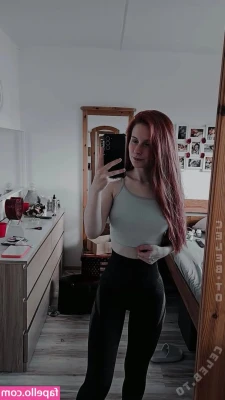 Michelle Hansen [ michelle-hansen ] - Oral makes my day   Contains  1 min video Shower  Dildo BJ 2ft dildo 