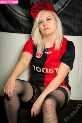 16shelly09 - Cum Dig This Camel Toe Out  My Pussy With Your Teeth Only