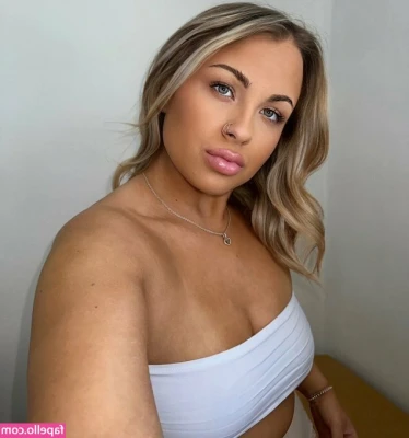 Abbie Carroll [ abbie-carroll ] - HAPPY DADDY'S DAY 💋💋💋 https://onlyfans.com/611616098/abbyrao