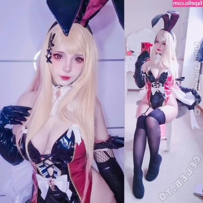 zucora - How many asses can you see in this video  Guess who is the blonde    