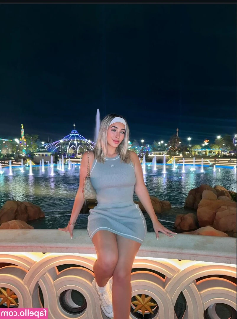 Queen Buenrostro [ queen-buenrostro ] - I can t really do anything that productive as I m waiting for the