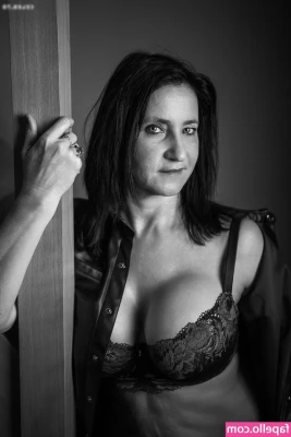 Marinabella02 - 2 words  Get in