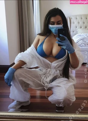 Sev Philippou [ sev-philippou ] - Added a selfie stick to my Amazon wish list so I can take better ass