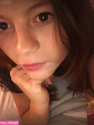 martha18xx - What tiktok doesn’t know… mommy had a butt plug in the whole time
