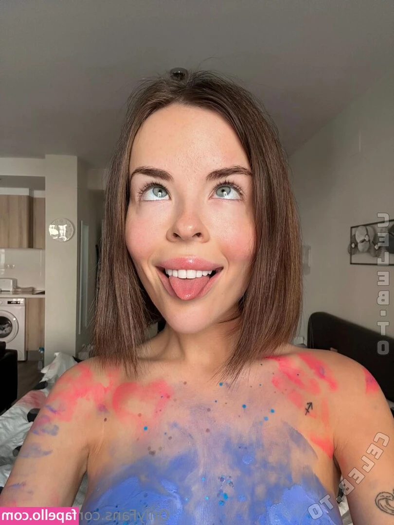 Chloe Loe [ chloe-loe ] - Happy Hump Day  Cardi got nothing on this Wet Ass Pussy    FingerFuck