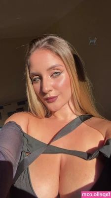 Ester Viana [ ester-viana ] - Tanning my back