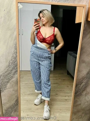 April J Sugar [ april-j-sugar ] - I love these butt lift leggings
