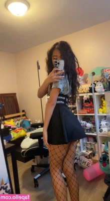 Nursenaneki - GIF then video - The Thickness - You're a slave to the thickness. You