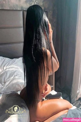 Onlyheni - It s me  hi I m the present it s ME