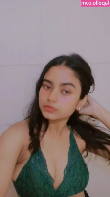 Arthi Rehmann [ arthi-rehmann ] - How is my wife so hot 🥵