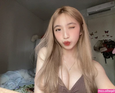 Hottiechips - Look me playing with my asshole and fucking my pussy until do a big