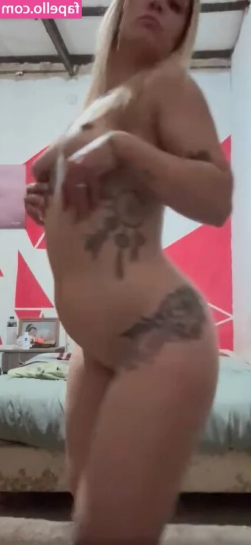 Joii Moreyra [ joii-moreyra ] - Morning!  There's a shaking under the blanket... a wild pussy