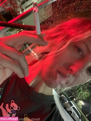 Marilynroe23 - Come give me a kiss