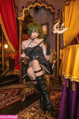 Evil Overlord Gabo [ evil-overlord-gabo ] - Wanna eat her