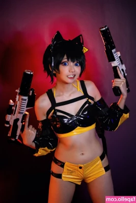 Evil Overlord Gabo [ evil-overlord-gabo ] - All work and no play makes me go feral come play with me
