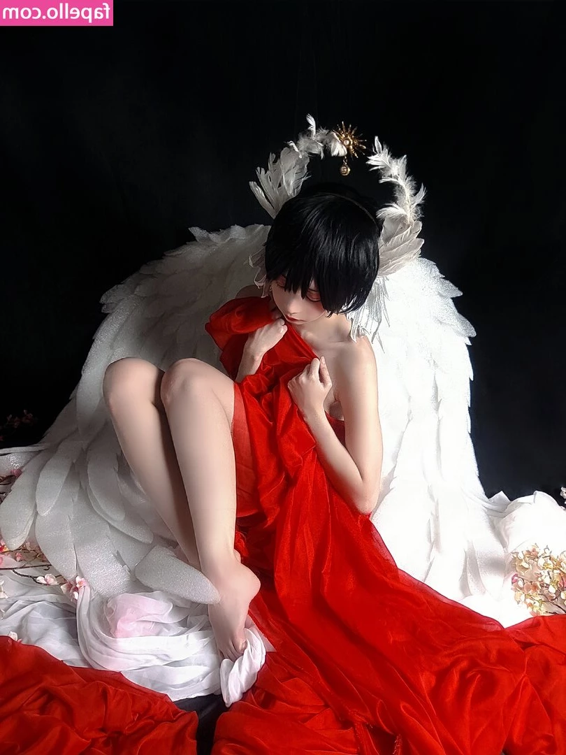 Evil Overlord Gabo [ evil-overlord-gabo ] - I want you to suck on my tits and tease my soft nipples baby