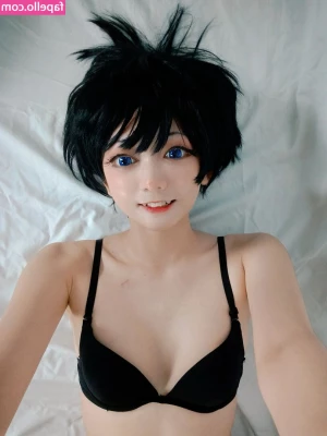 Evil Overlord Gabo [ evil-overlord-gabo ] - Hi babes! Did you miss me? Here are some sexy solo bathtub pics for