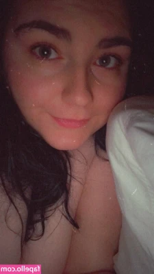hailbritnar - Who wants to come in bed with me
