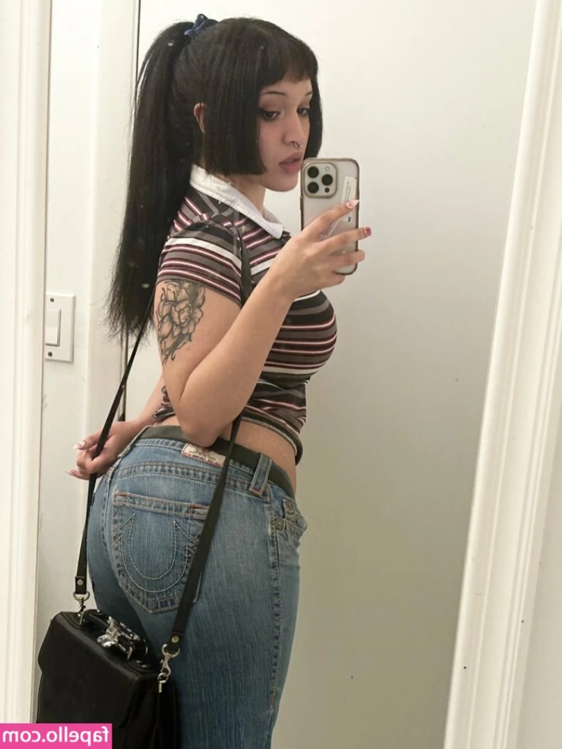 xiaolongbitch_ [ xiaolongbitch ] - Just put a discount on my other page for you 😘 @cherylann_gg