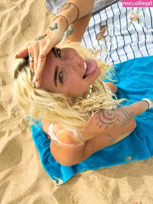 shanalah [ shanalah-6 ] - Let's chat about creating content just for you while I play with my