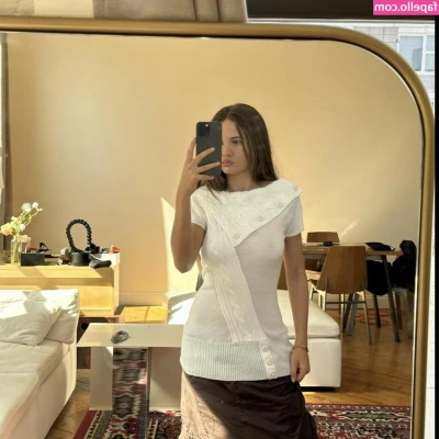 rubylyn_ [ rubylyn ] - Hey babes  I made a new friend  She s cute  and her account is new