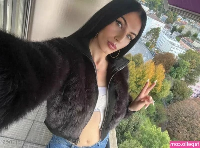 Helena Jones [ helena-jones ] - Sissy becomes evening entertainment