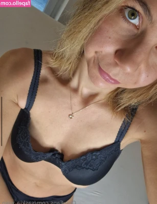 saskia.xoxo [ saskia-xoxo ] - Is my boobs getting bigger